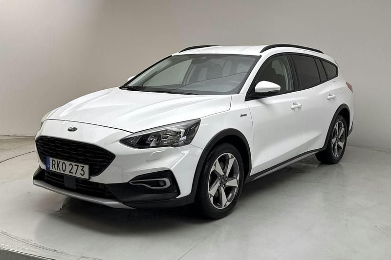 Vit Begagnad 2022 Ford Focus Active Kombi | 191 000 kr (Bra pris) - Bild 1/4