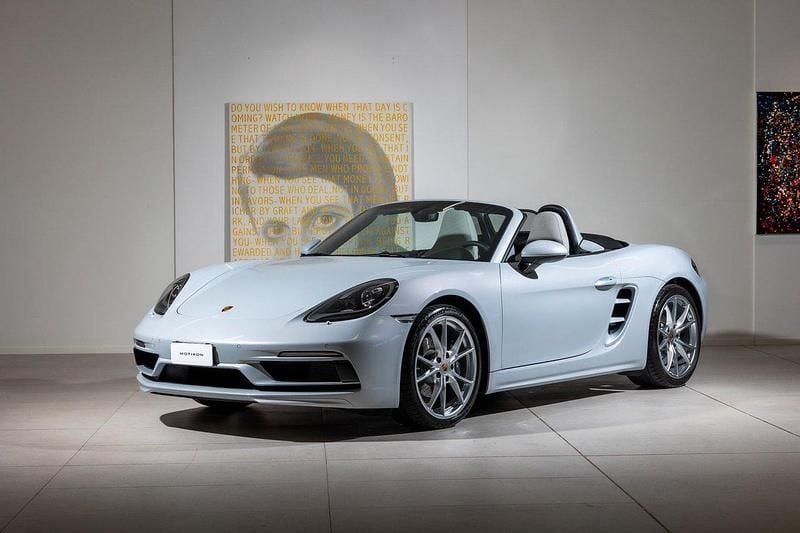 Flerfärgad Begagnad 2023 Porsche 718 Boxster Edition Cab | 985 000 kr - Bild 1/4