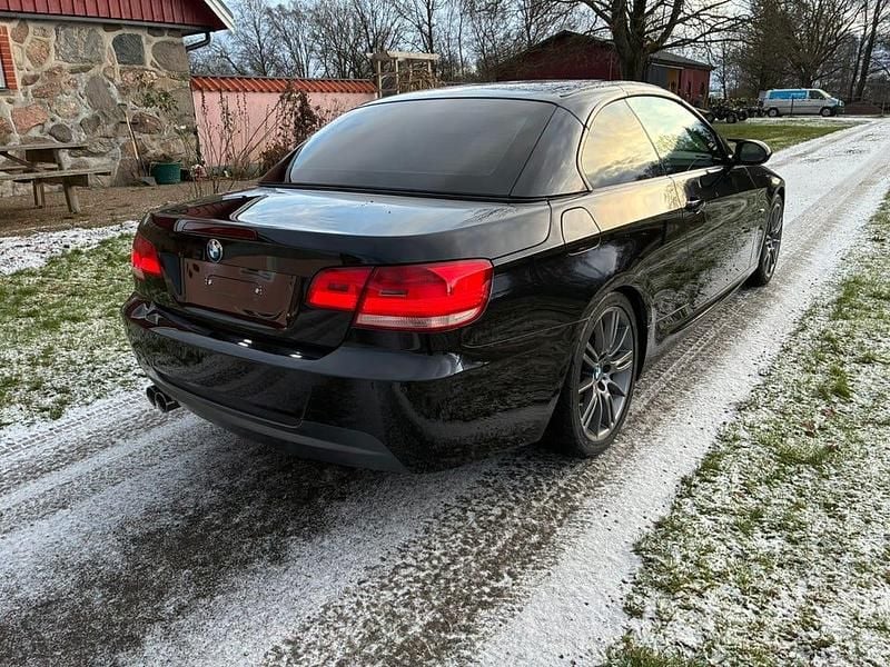 Begagnad BMW 325 M Sport 218 HK (160 kW) 2008 Black sapphire met