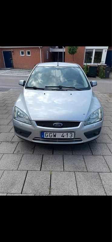 Begagnad 2007 Ford Focus Trend Halvkombi | 17 000 kr (Marknadspris) - Bild 1/3
