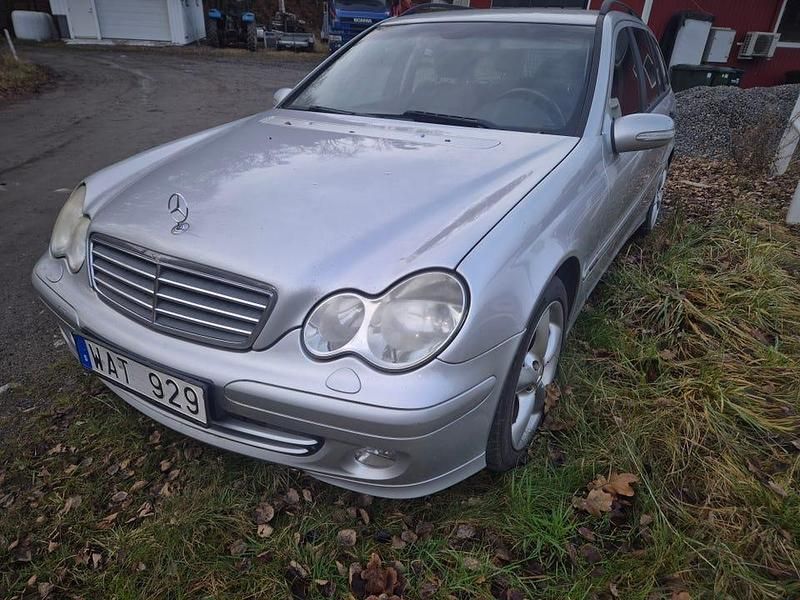 Begagnad 2005 Mercedes C180 Kombi | 27 800 kr (Marknadspris) - Bild 1/4