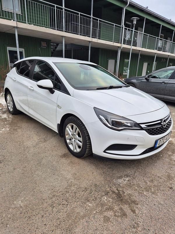 Begagnad Opel Astra 110 HK (80 kW) 2016