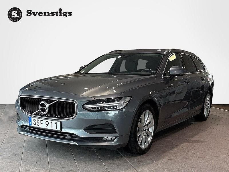 Grå Begagnad 2019 Volvo V90 Momentum Kombi | 234 900 kr (Bra pris) - Bild 1/4