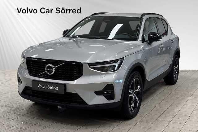 Begagnad 2025 Volvo XC40 SUV | 399 900 kr (Marknadspris) - Bild 1/3