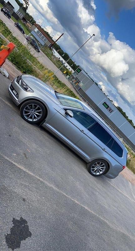 Silver Begagnad 2016 VW Passat Kombi | 115 000 kr (Superpris) - Bild 1/4