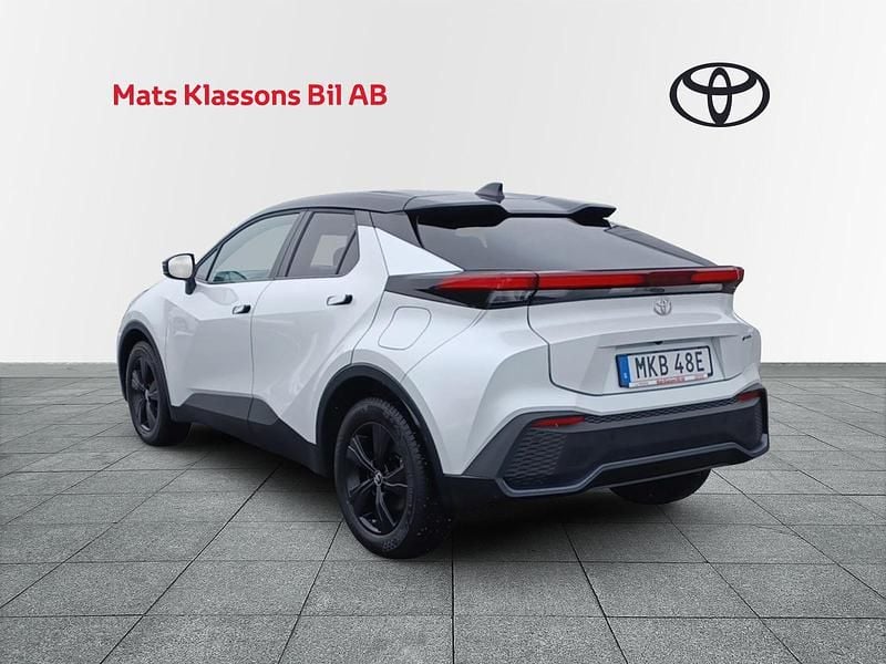 Begagnad Toyota C-HR Style 226 HK (166 kW) 2024 Vit SUV