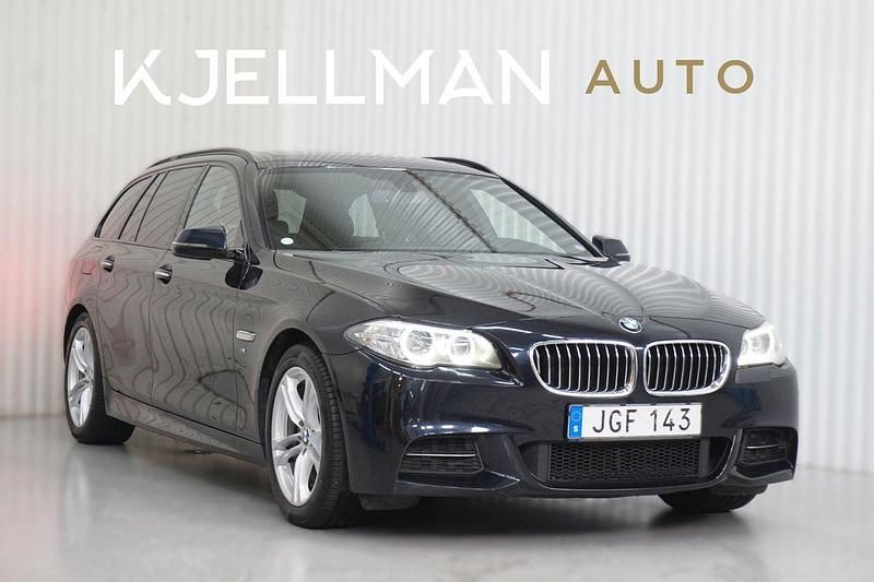 Svart Begagnad 2017 BMW 520 M Sport Kombi | 239 900 kr (Superpris) - Bild 1/4