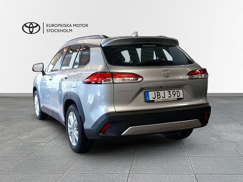 Begagnad Toyota Corolla Cross Active 140 HK (102 kW) 2025 Svart SUV