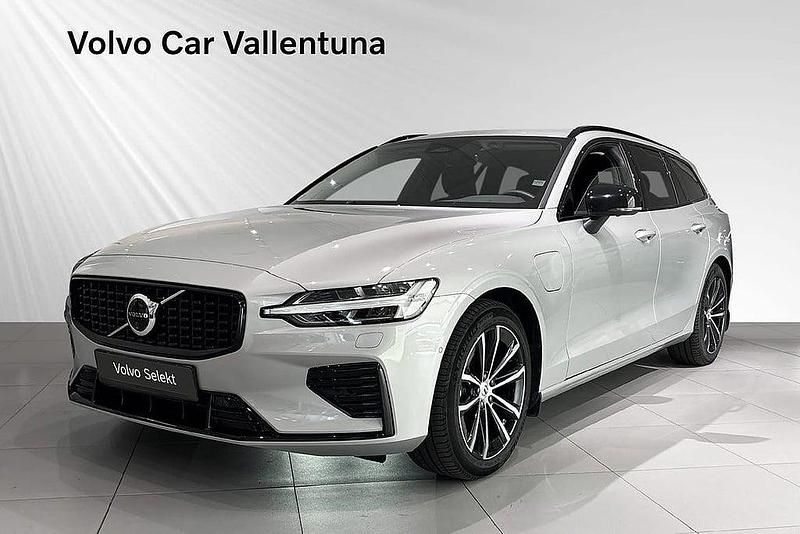 Begagnad Volvo V60 Plus 355 HK (261 kW) 2025 Grå Kombi