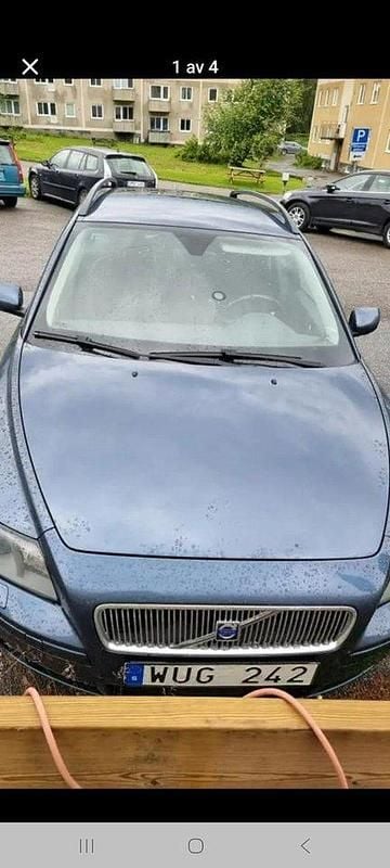 Blå Begagnad 2005 Volvo V50 Kombi | 12 000 kr (Superpris) - Bild 1/3