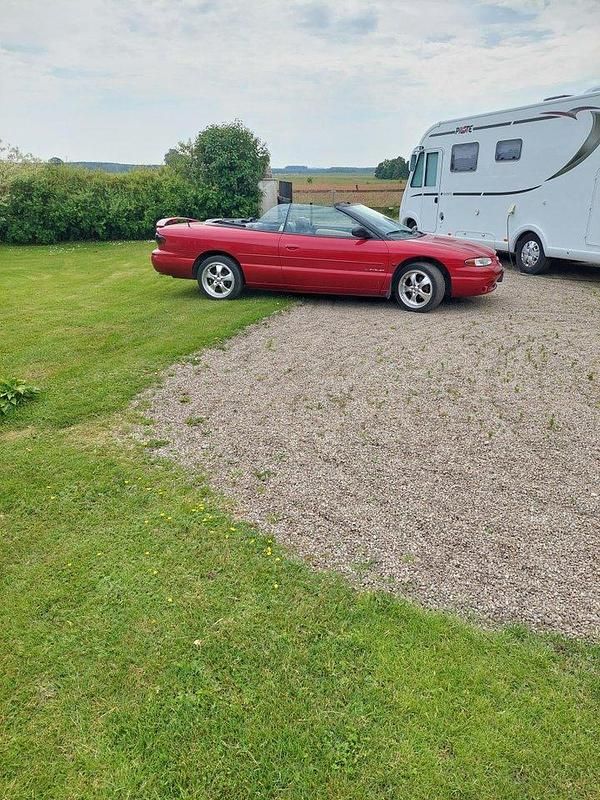 Röd Begagnad 2000 Chrysler Stratus Cab | 50 000 kr - Bild 1/2