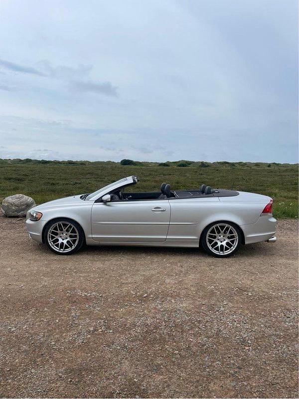 Silver Begagnad 2006 Volvo C70 Cab | 124 000 kr - Bild 1/4