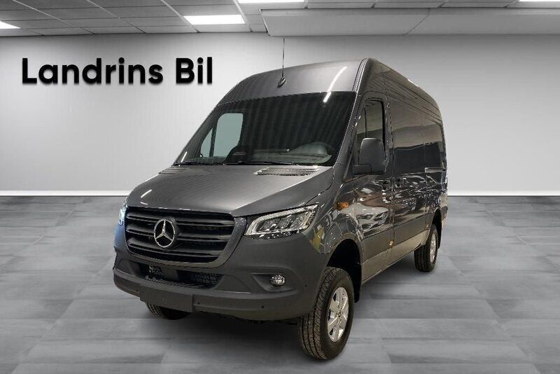 Grå (selenitgrå metallic) Ny 2025 Mercedes Sprinter Van | 856 250 kr (Lite dyr) - Bild 1/4
