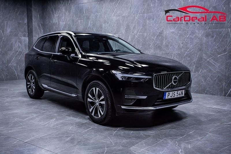 Svart Begagnad 2023 Volvo XC60 Core SUV | 328 800 kr - Bild 1/4
