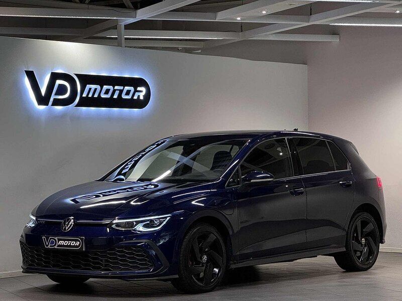 Mörkblå Begagnad 2021 VW Golf VIII GTE Halvkombi | 214 700 kr - Bild 1/4