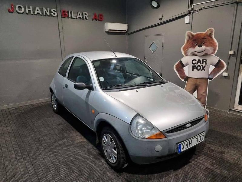 Begagnad Ford Ka 70 HK (51 kW) 2005 Silver Halvkombi