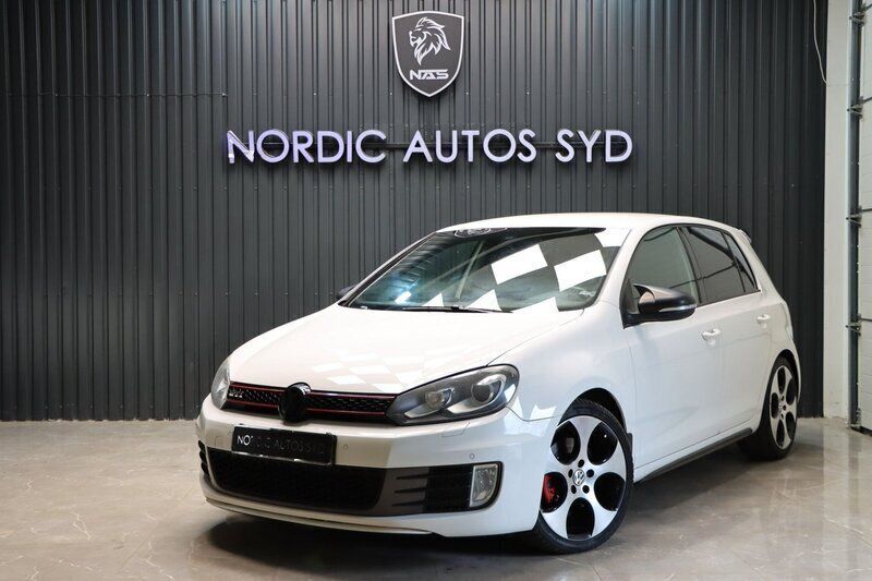 Vit Begagnad 2010 VW Golf VI GTI Halvkombi | 119 900 kr (Dyr) - Bild 1/4