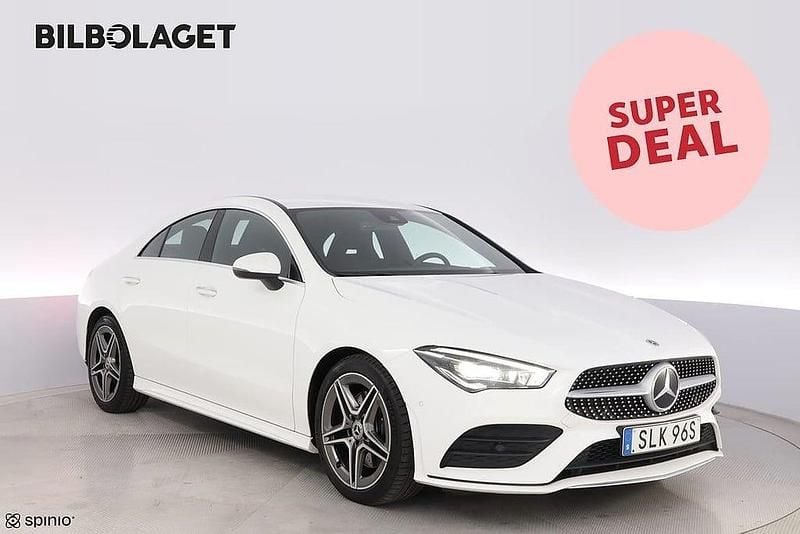 Vit Begagnad 2022 Mercedes CLA200 AMG Sportkupé | 298 500 kr (Bra pris) - Bild 1/4