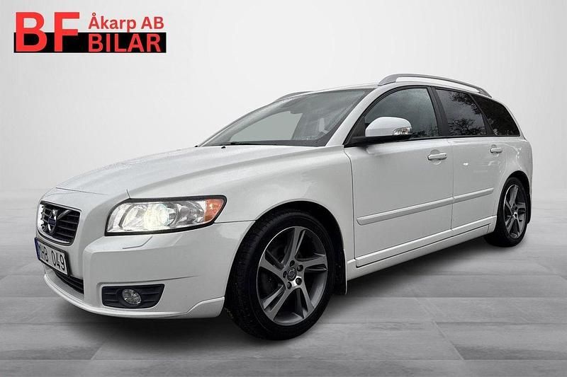 Vit Begagnad 2012 Volvo V50 Momentum Kombi | 89 500 kr (Lite dyr) - Bild 1/3