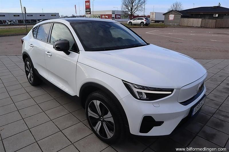 Begagnad Volvo EC40 Core 185 kW (252 HK) 2024 Vit svart SUV