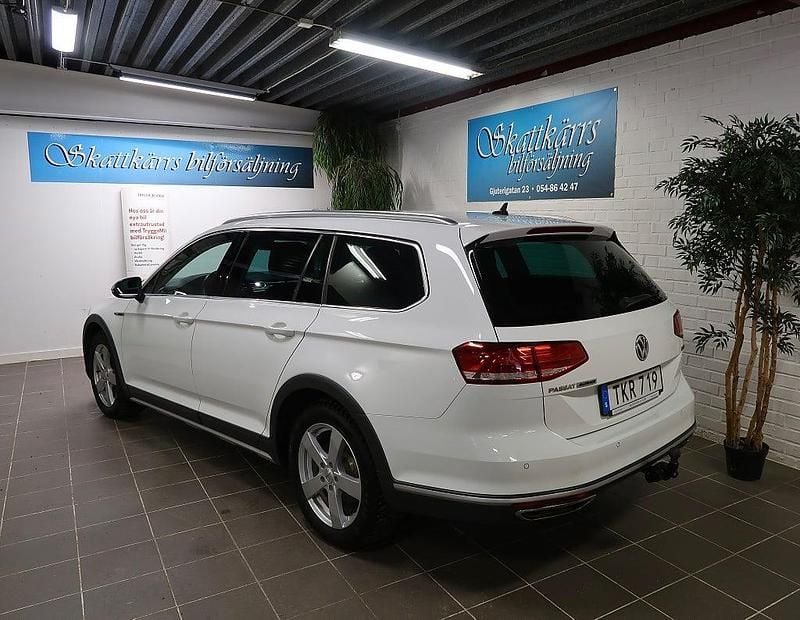 Begagnad VW Passat Alltrack 190 HK (139 kW) 2018 Vit Kombi