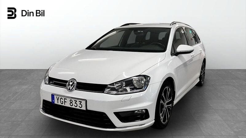 Vit Begagnad 2016 VW Golf VII R-line Kombi | 156 900 kr (Marknadspris) - Bild 1/4