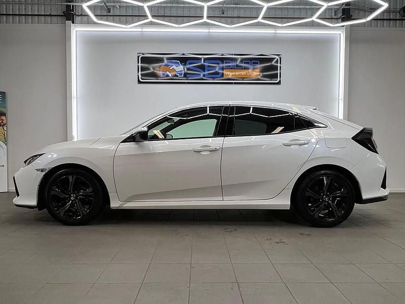 Begagnad Honda Civic 129 HK (94 kW) 2017 Vit Halvkombi