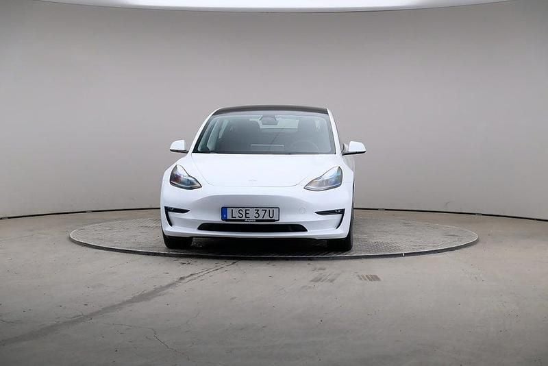 Begagnad Tesla Model 3 323 kW (440 HK) 2022 Vit Sedan