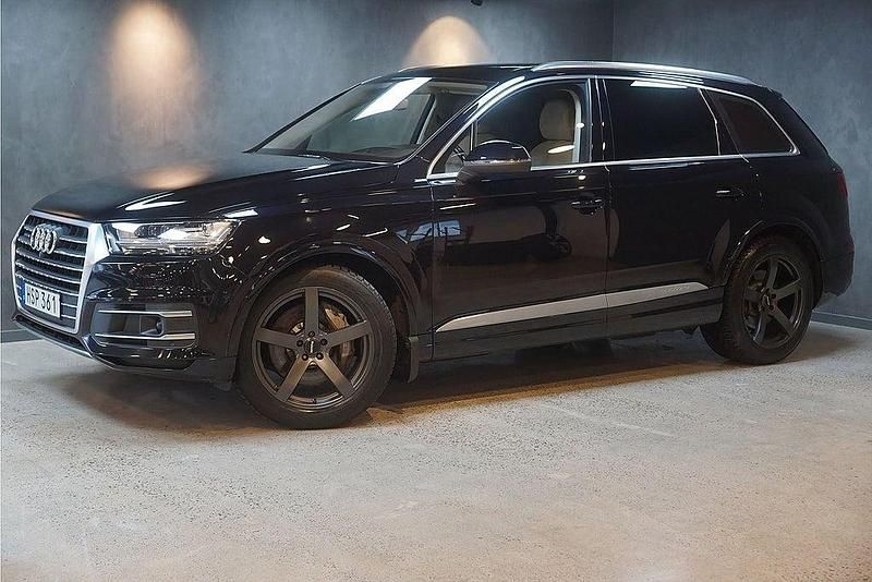 Svart Begagnad 2015 Audi Q7 SUV | 329 900 kr (Marknadspris) - Bild 1/4