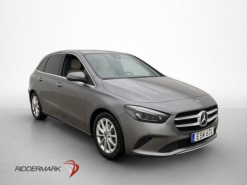 Begagnad Mercedes B200 150 HK (110 kW) 2019 Mörkgrå Minibuss