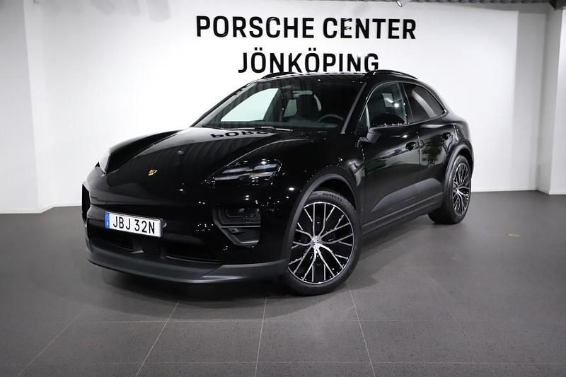 Svart Ny 2025 Porsche Macan SUV | 1 077 100 kr (Superpris) - Bild 1/4
