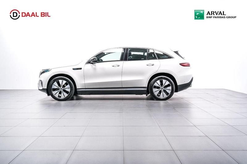 Vit Begagnad 2021 Mercedes EQC400 SUV | 379 700 kr (Marknadspris) - Bild 1/4