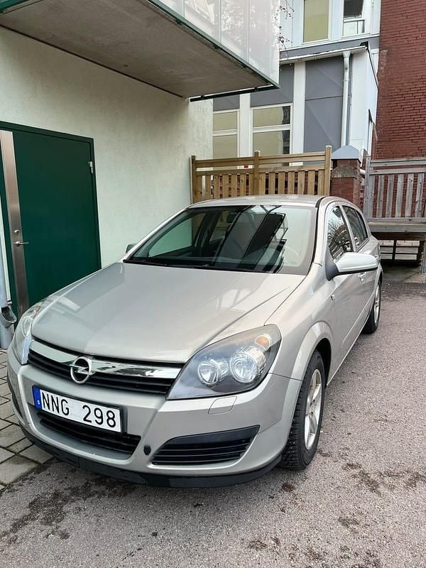 Begagnad 2007 Opel Astra Halvkombi | 32 000 kr (Marknadspris) - Bild 1/4