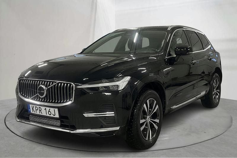 Svart Begagnad 2023 Volvo XC60 Core SUV | 389 000 kr (Superpris) - Bild 1/4