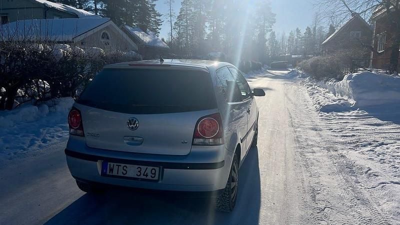 Begagnad VW Polo 75 HK (55 kW) 2006 Halvkombi