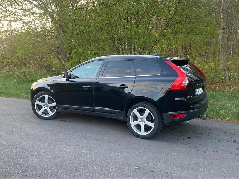 Svart Begagnad 2012 Volvo XC60 Summum SUV | 89 000 kr (Superpris) - Bild 1/4