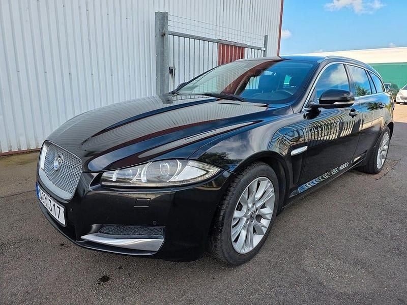 Begagnad Jaguar XF Sportbrake 200 HK (147 kW) 2013 Svart Kombi