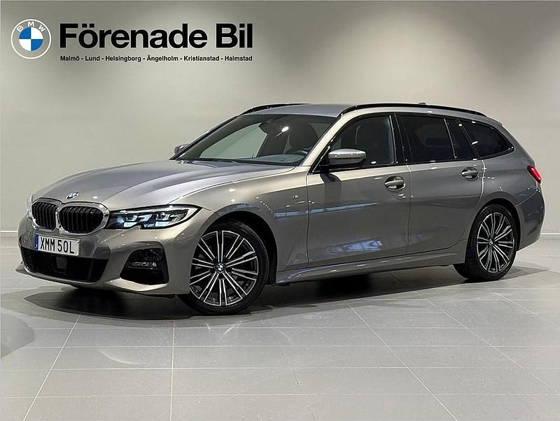Oxide grey metallic Begagnad 2022 BMW 320 M Sport Kombi | 339 000 kr (Marknadspris) - Bild 1/4