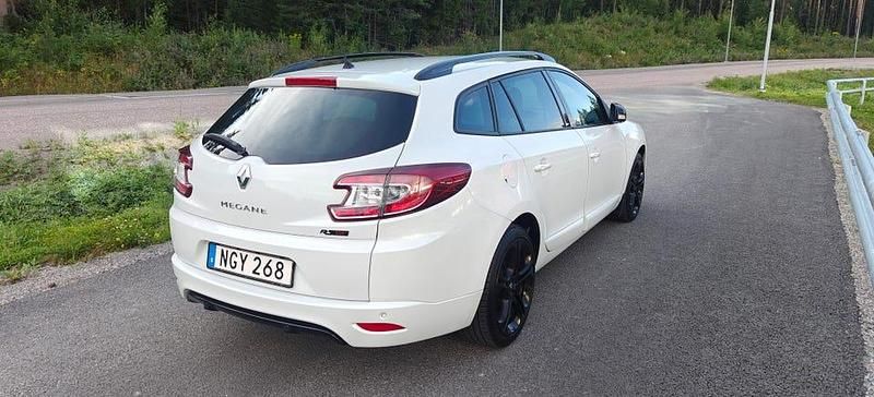 Begagnad Renault Mégane III GT 220 HK (161 kW) 2013 White pearl