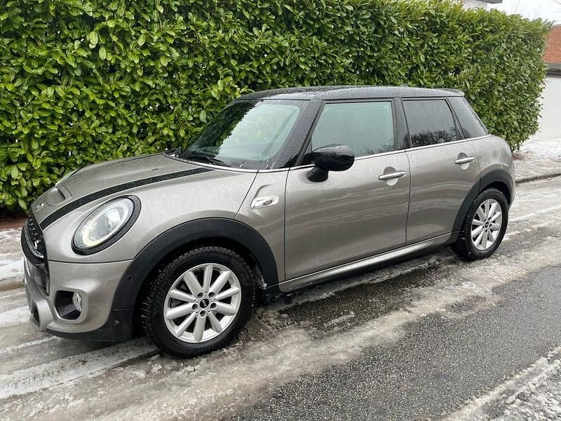 Begagnad Mini John Cooper Works 192 HK (141 kW) 2020 Halvkombi