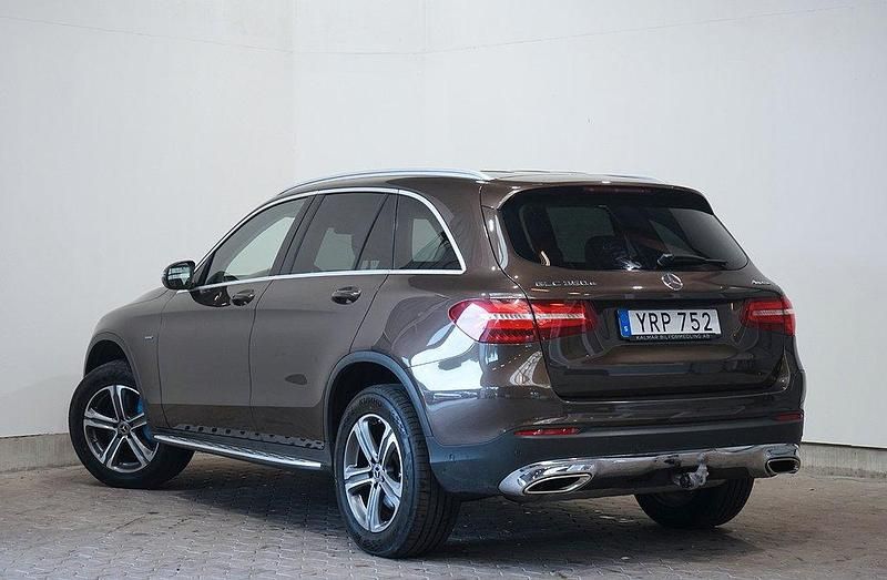 Begagnad Mercedes GLC350 327 HK (240 kW) 2017 Mörkbrun SUV