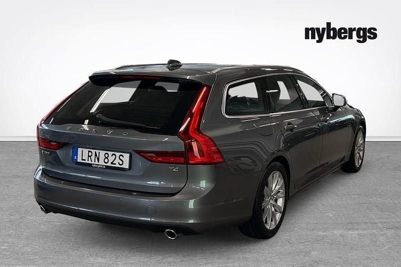 Begagnad Volvo V90 Momentum 192 HK (141 kW) 2019 Grå Kombi