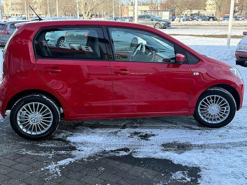 Begagnad VW up! high up! 75 HK (55 kW) 2014 Röd Halvkombi