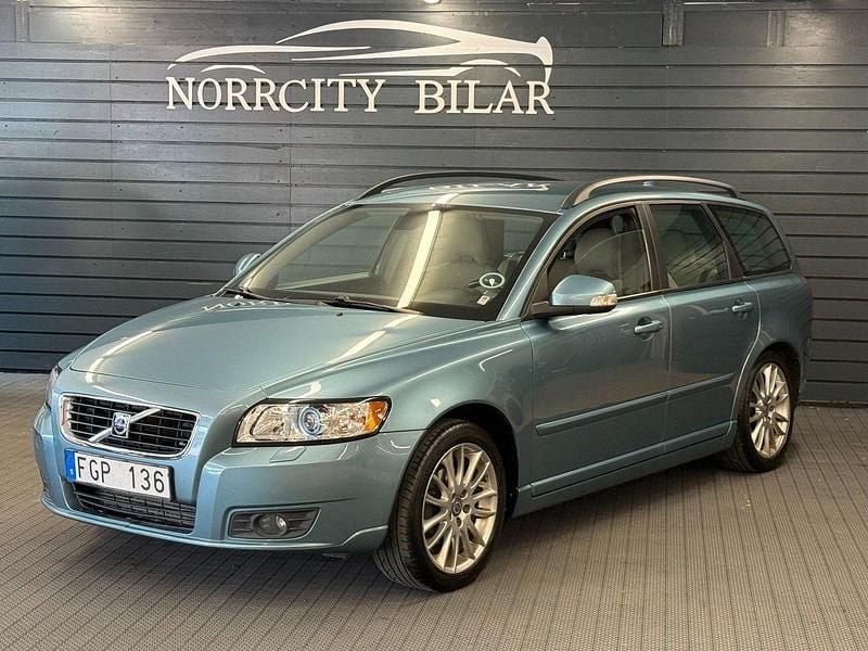 Blå Begagnad 2009 Volvo V50 Momentum Kombi | 37 800 kr (Bra pris) - Bild 1/4