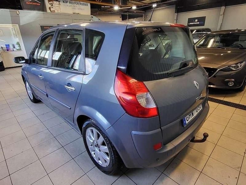 Begagnad Renault Scénic II 131 HK (96 kW) 2008 Grå Minibuss