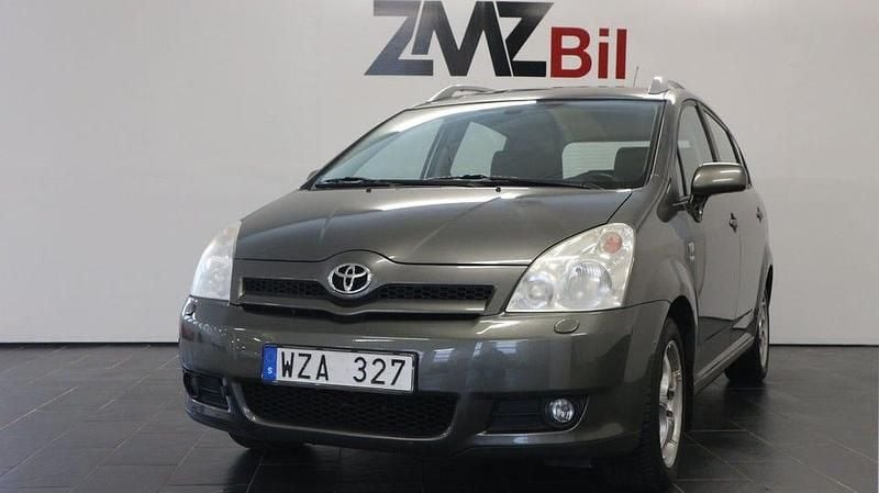 Grå Begagnad 2005 Toyota Corolla Verso Minibuss | 44 900 kr (Marknadspris) - Bild 1/4