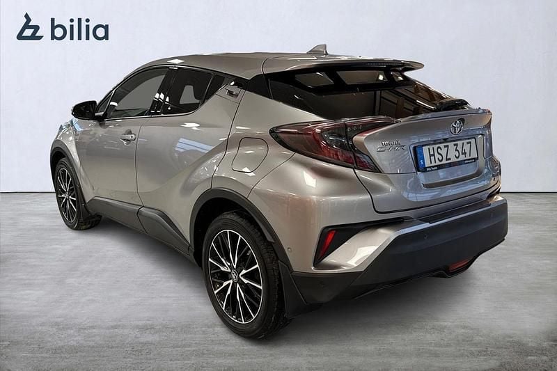 Begagnad Toyota C-HR Executive 117 HK (86 kW) 2016 Grå SUV