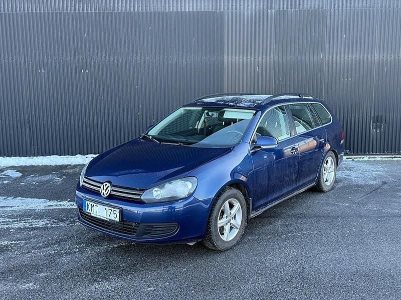 Mörkblå Begagnad 2010 VW Golf Kombi | 33 900 kr (Bra pris) - Bild 1/4