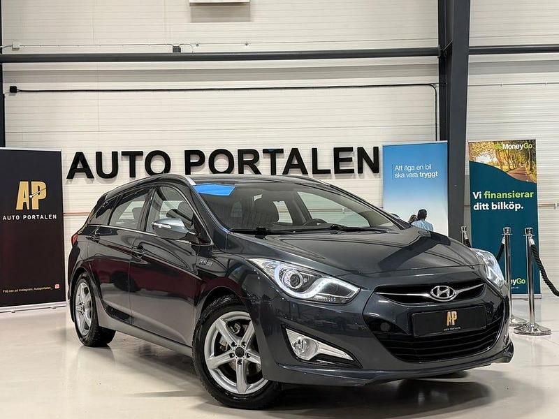 Begagnad Hyundai i40 Select 116 HK (85 kW) 2011 Grå Kombi