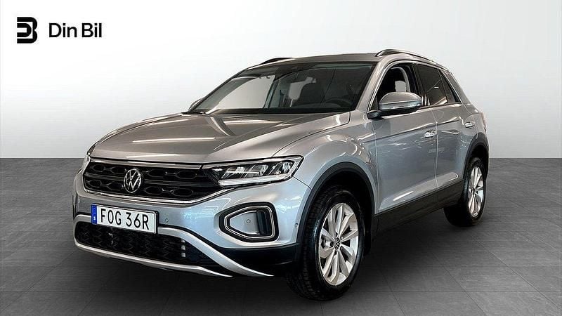 Silver (pyrit silver metallic) Begagnad 2024 VW T-Roc Life SUV | 319 900 kr (Dyr) - Bild 1/4